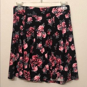 Floral skater mini skirt. Great used condition